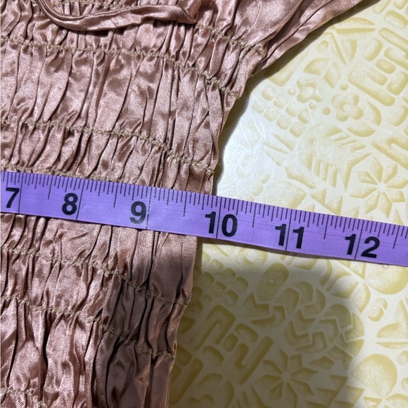 Rampage Gold Ruched Long Sleeve Blouse - Picture 8 of 10